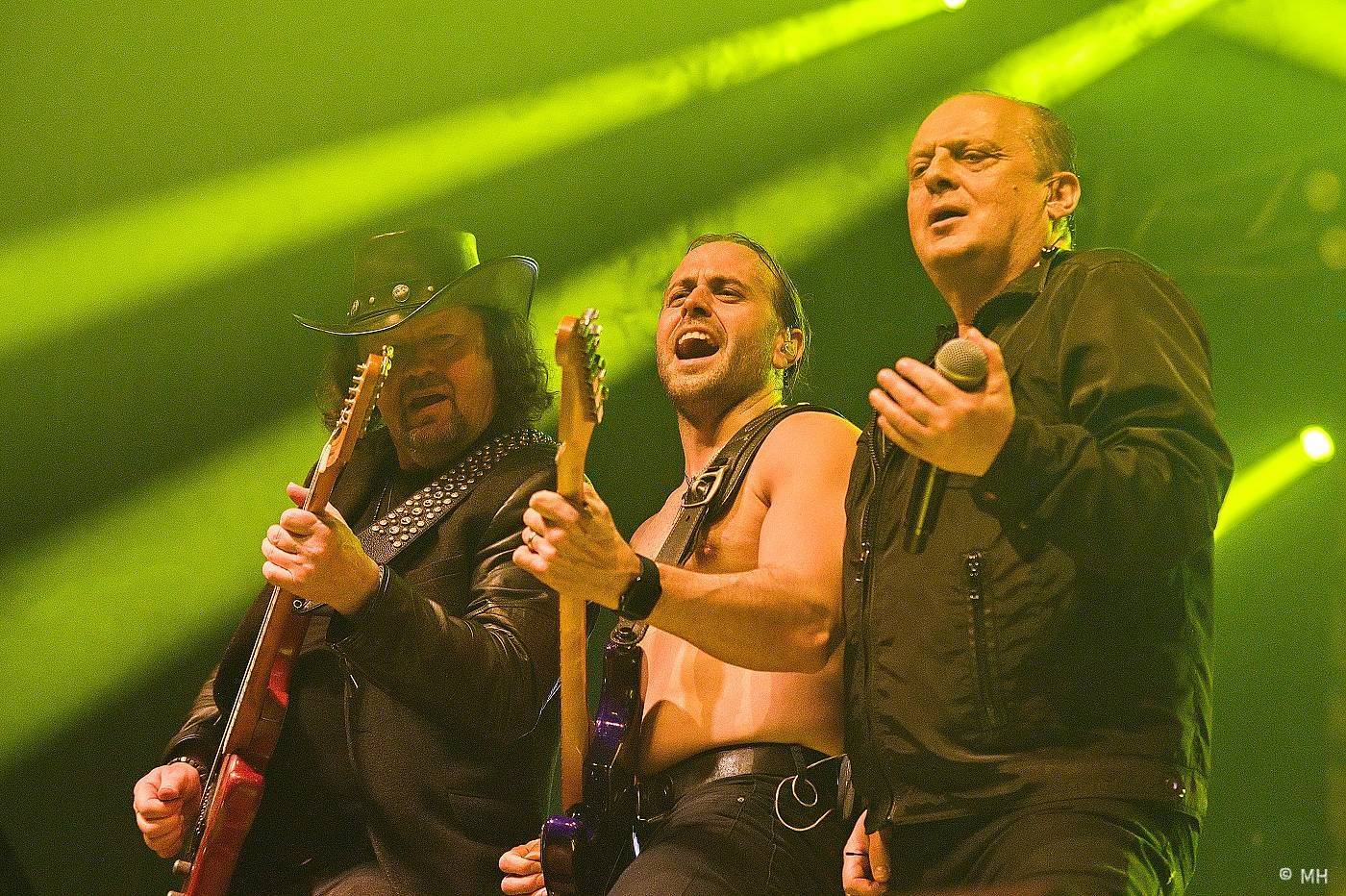 Rok 2024 objektivem fotografů | Martin Hanáček zachytil Metalfest, Pekelný ostrov i koncerty Tří sester, Visacího zámku či The Fialky