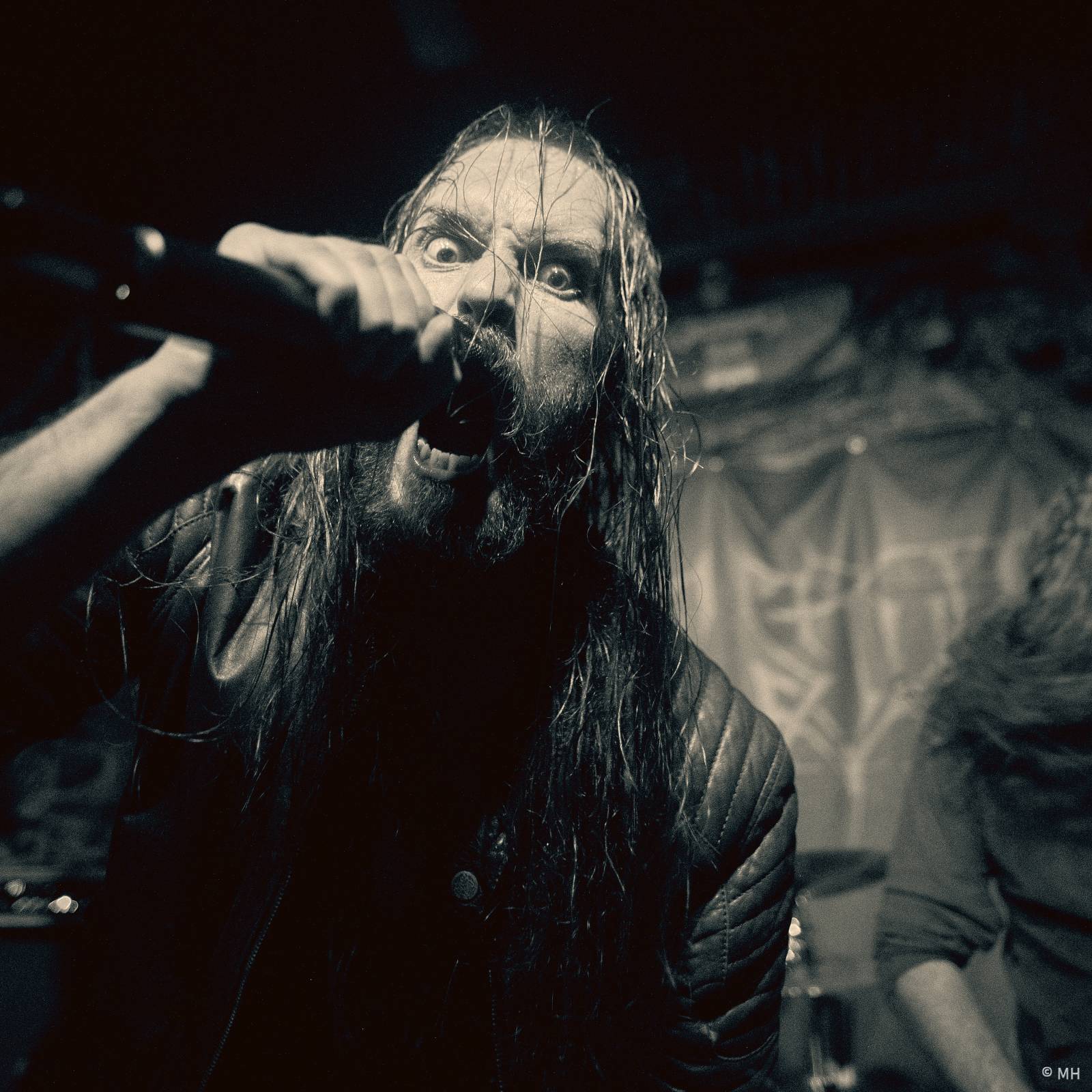 Rok 2024 objektivem fotografů | Martin Hanáček zachytil Metalfest, Pekelný ostrov i koncerty Tří sester, Visacího zámku či The Fialky