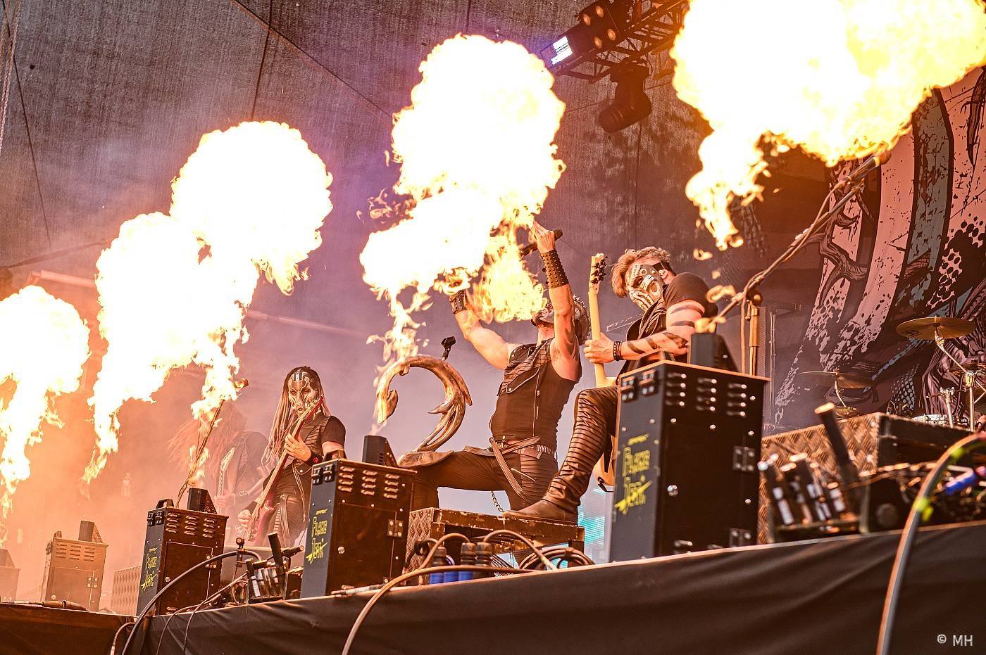 Rok 2024 objektivem fotografů | Martin Hanáček zachytil Metalfest, Pekelný ostrov i koncerty Tří sester, Visacího zámku či The Fialky