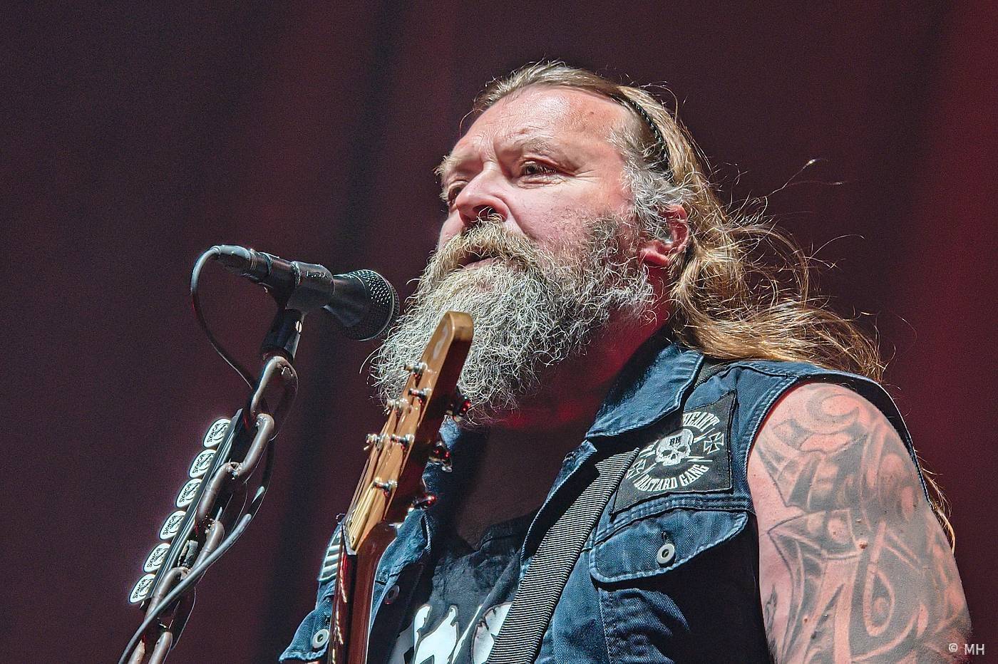 Rok 2024 objektivem fotografů | Martin Hanáček zachytil Metalfest, Pekelný ostrov i koncerty Tří sester, Visacího zámku či The Fialky