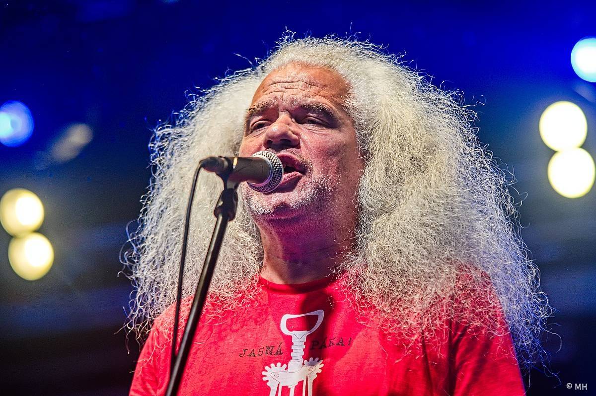 Rok 2024 objektivem fotografů | Martin Hanáček zachytil Metalfest, Pekelný ostrov i koncerty Tří sester, Visacího zámku či The Fialky