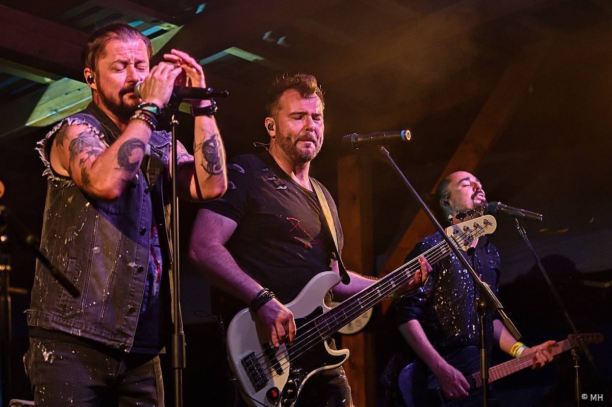 Rok 2024 objektivem fotografů | Martin Hanáček zachytil Metalfest, Pekelný ostrov i koncerty Tří sester, Visacího zámku či The Fialky