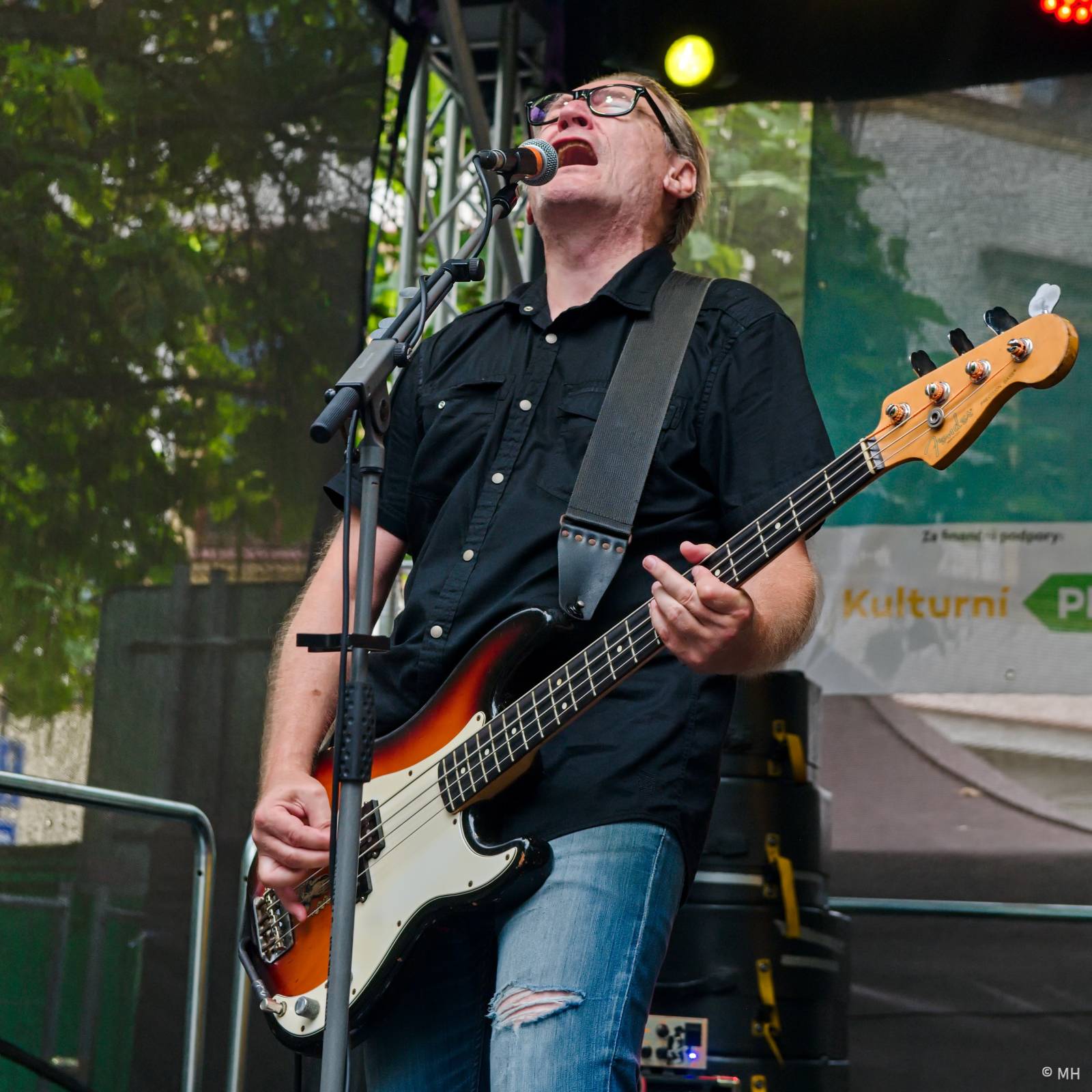 Rok 2024 objektivem fotografů | Martin Hanáček zachytil Metalfest, Pekelný ostrov i koncerty Tří sester, Visacího zámku či The Fialky