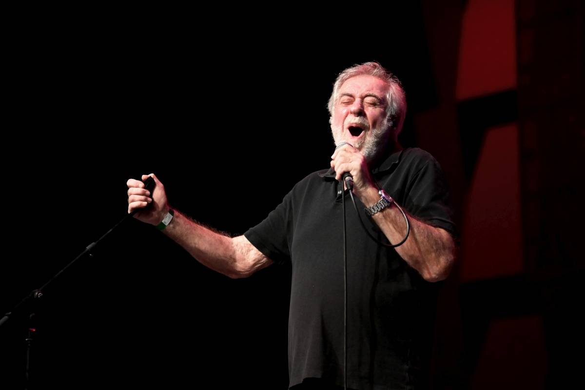 Michal Prokop zpříjemnil vyprodanému Foru Karlín svými písněmi předvánoční čas