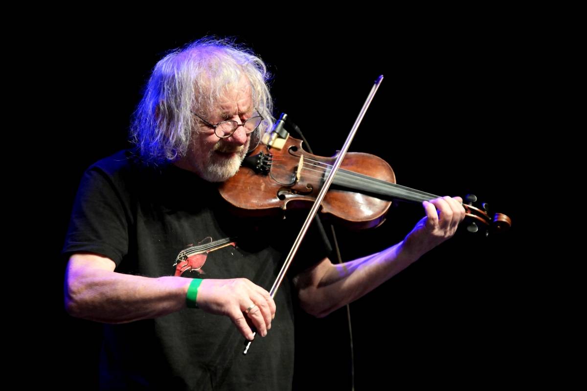 Michal Prokop zpříjemnil vyprodanému Foru Karlín svými písněmi předvánoční čas