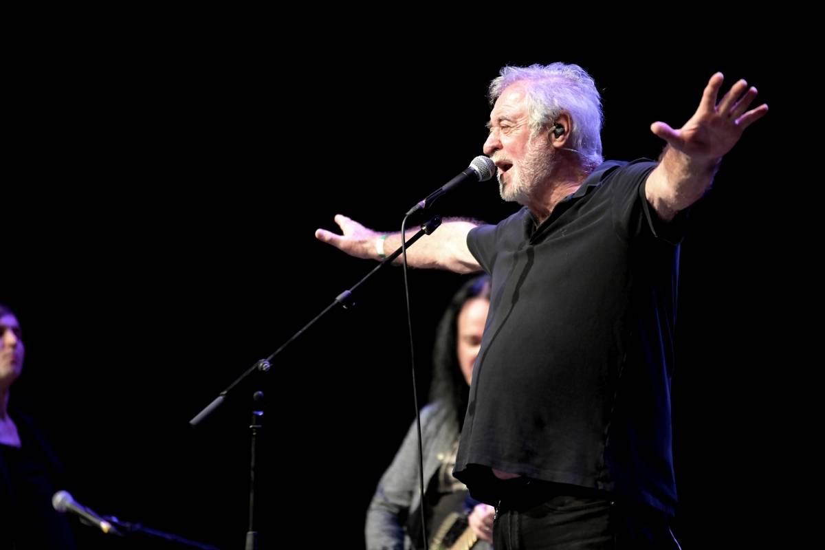 Michal Prokop zpříjemnil vyprodanému Foru Karlín svými písněmi předvánoční čas