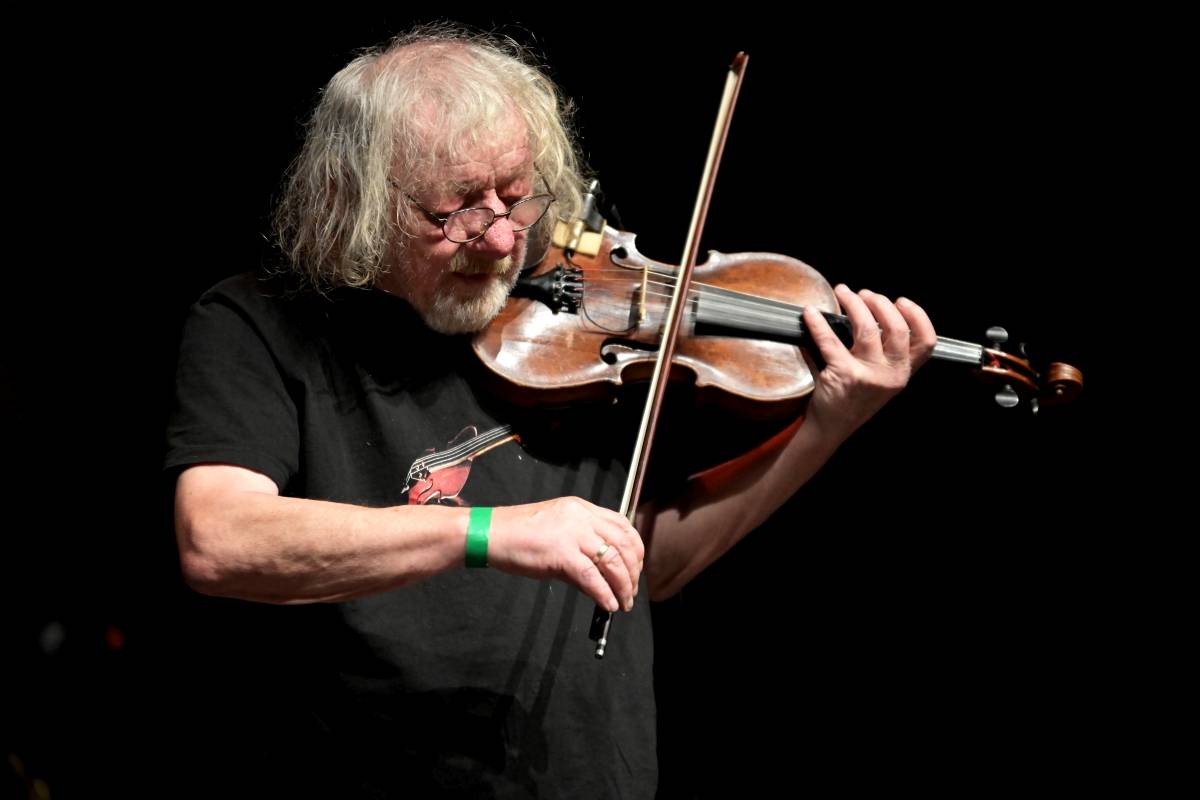 Michal Prokop zpříjemnil vyprodanému Foru Karlín svými písněmi předvánoční čas