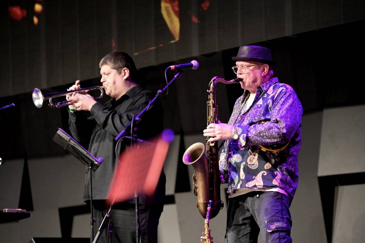 Michal Prokop zpříjemnil vyprodanému Foru Karlín svými písněmi předvánoční čas