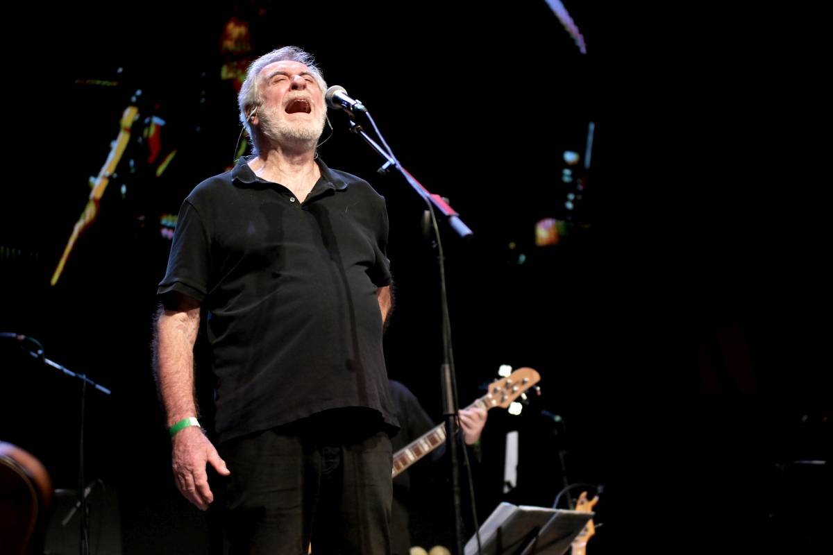 Michal Prokop zpříjemnil vyprodanému Foru Karlín svými písněmi předvánoční čas