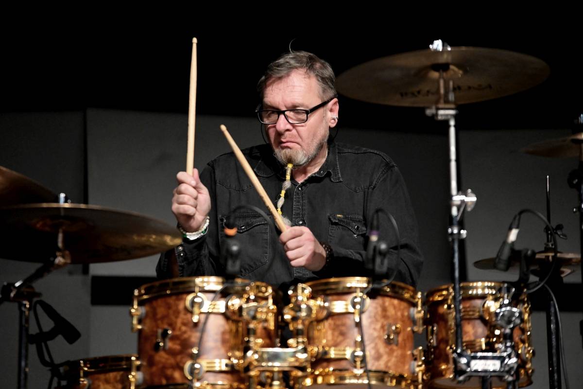 Michal Prokop zpříjemnil vyprodanému Foru Karlín svými písněmi předvánoční čas