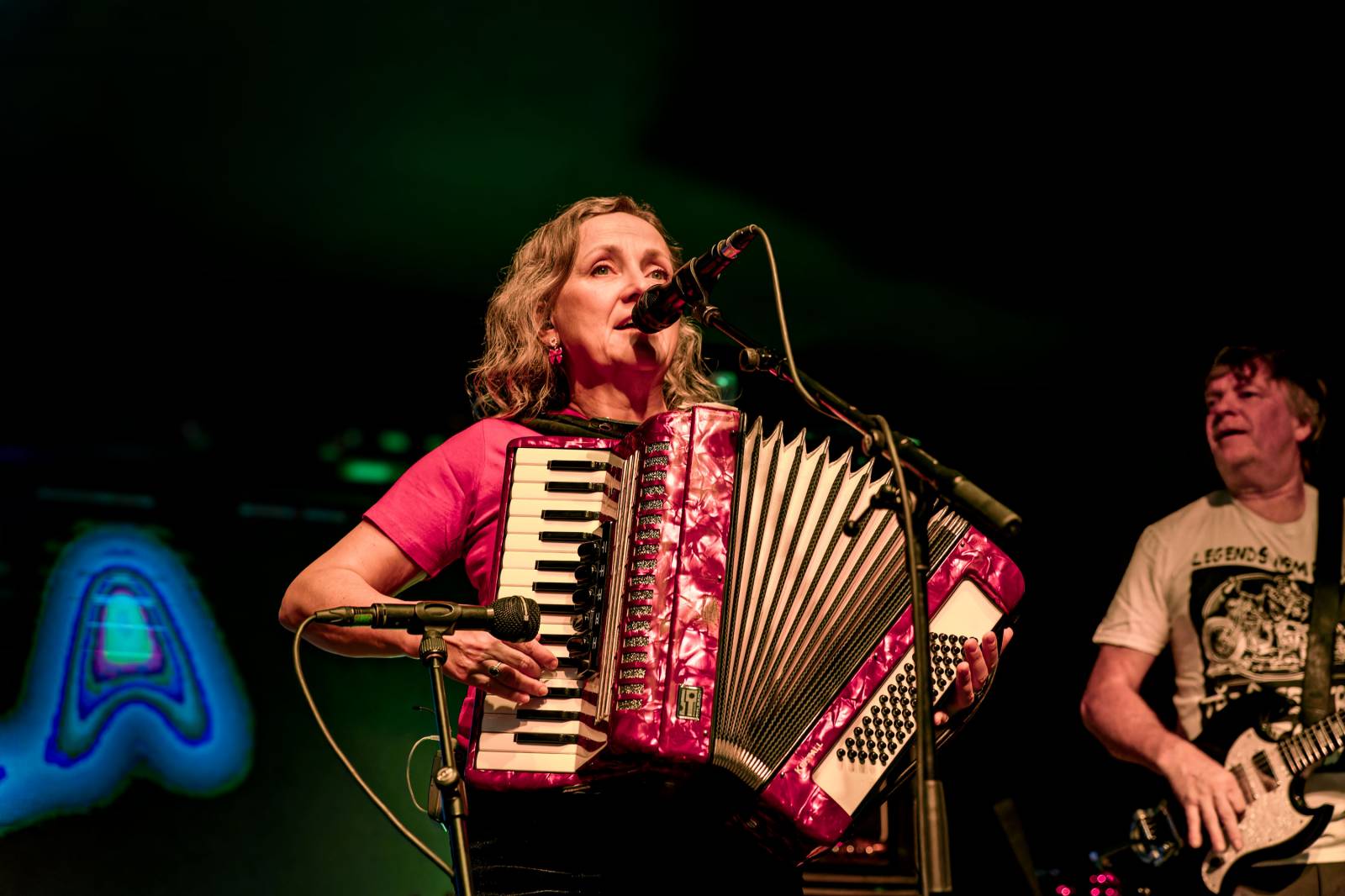 Tři sestry slavily Vánoce opět s Průšou, koncert v OX Clubu byl plný hitů, humoru a pozitivní energie