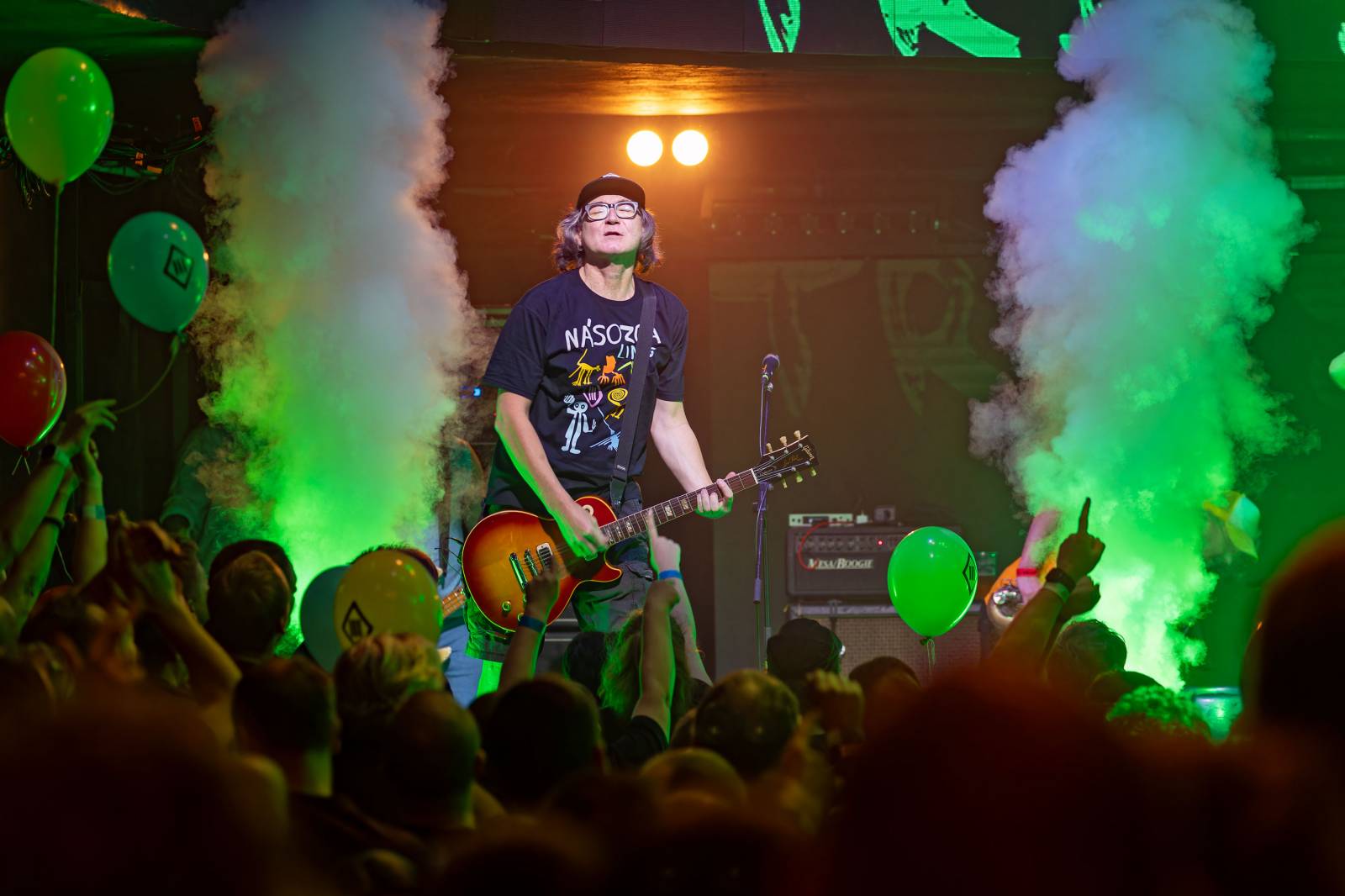 Tři sestry slavily Vánoce opět s Průšou, koncert v OX Clubu byl plný hitů, humoru a pozitivní energie