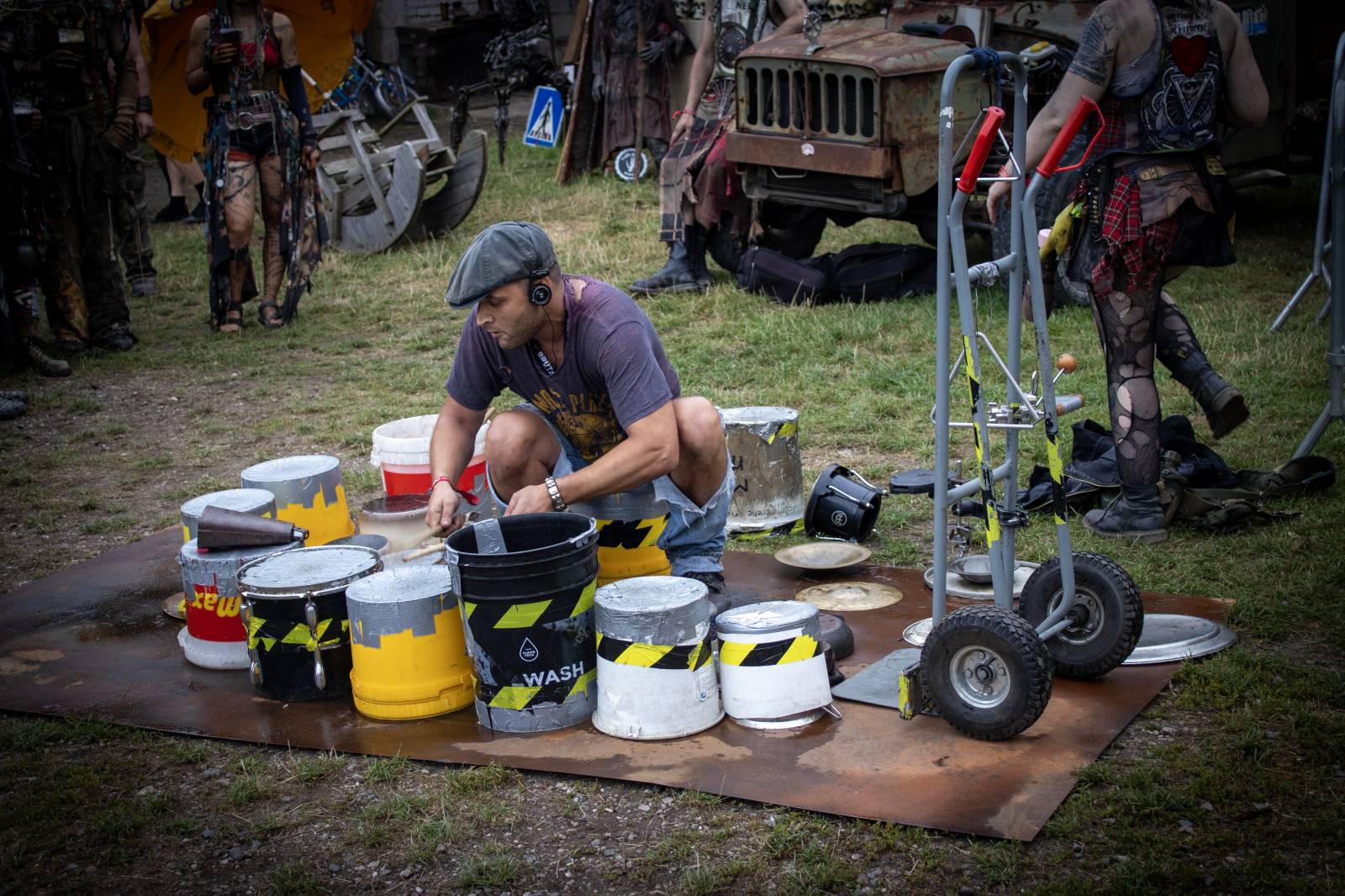 Rok 2024 objektivem fotografů | Nejtemnější vystoupení, nejkrásnější maska i nejlepší festivalový ohoz podle Lindy Míkové