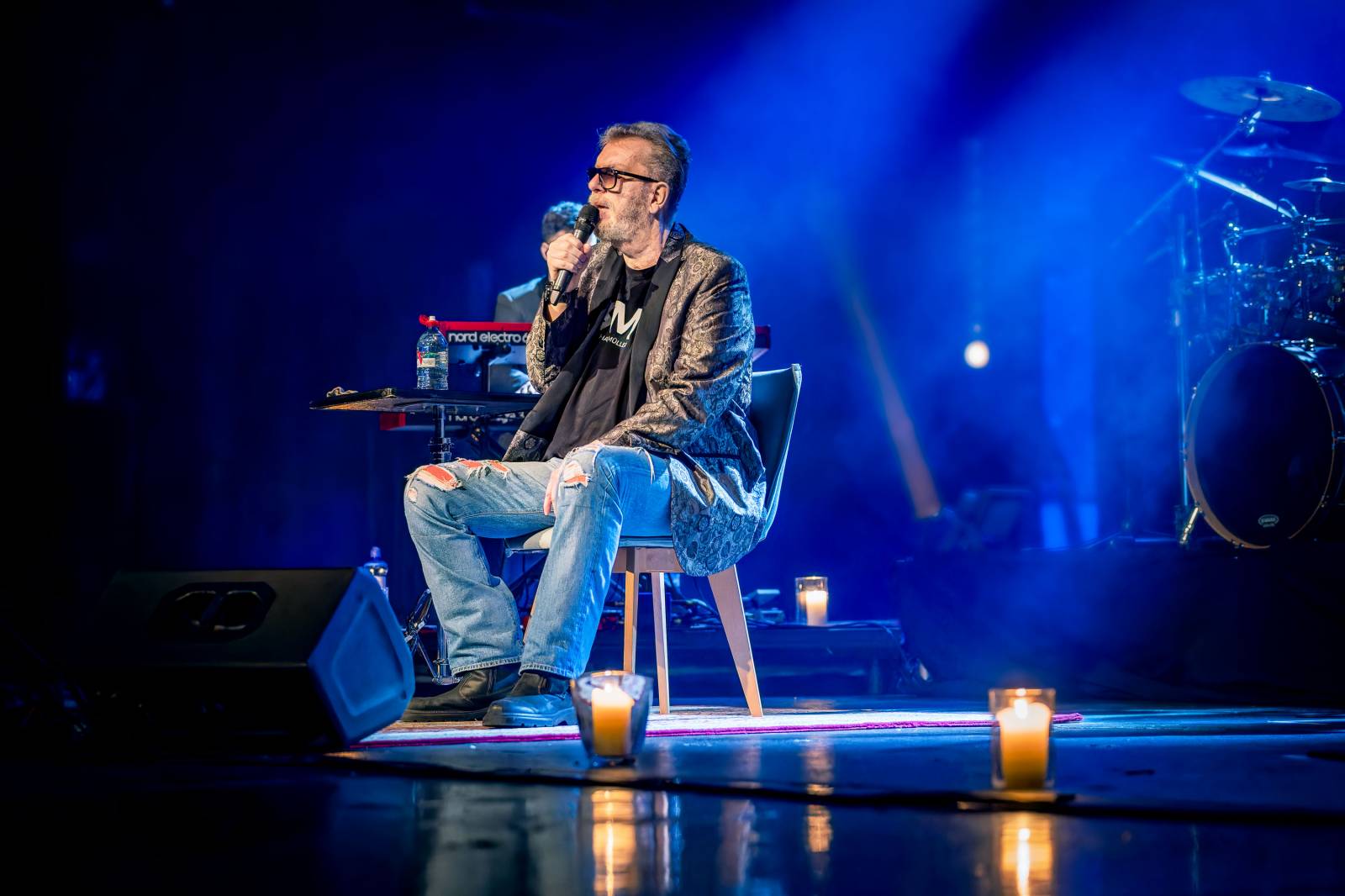 Richard Müller vyprodal pražskou Hybernii, koncert odehrál vsedě