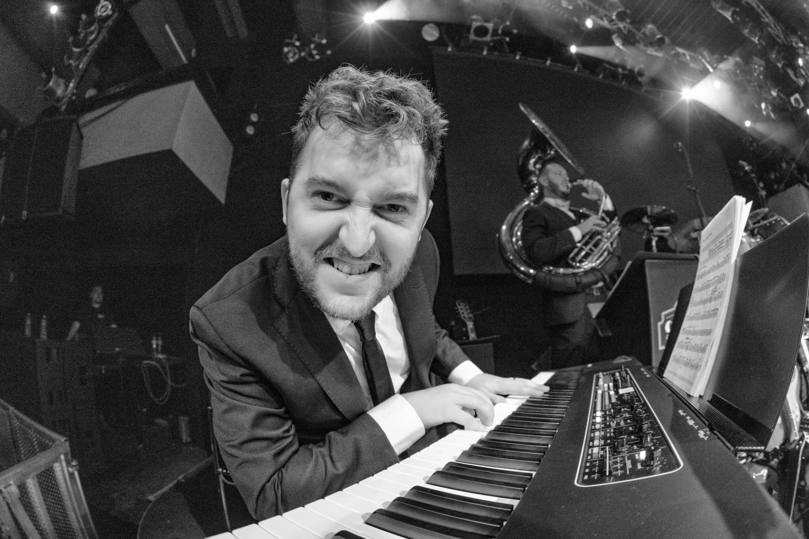 Rok 2024 objektivem fotografů | Hektická sezóna Jana Urbánka. Fotil Apocalypticu, The Black Eyed Peas i Depeche Mode