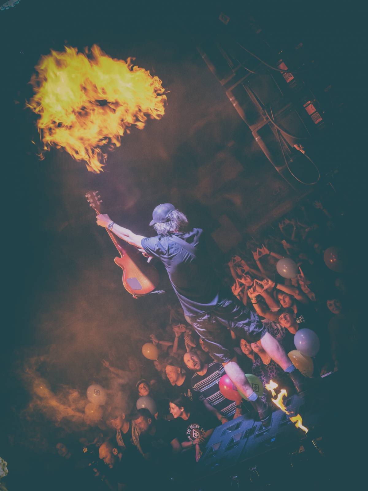 Rok 2024 objektivem fotografů | Hektická sezóna Jana Urbánka. Fotil Apocalypticu, The Black Eyed Peas i Depeche Mode