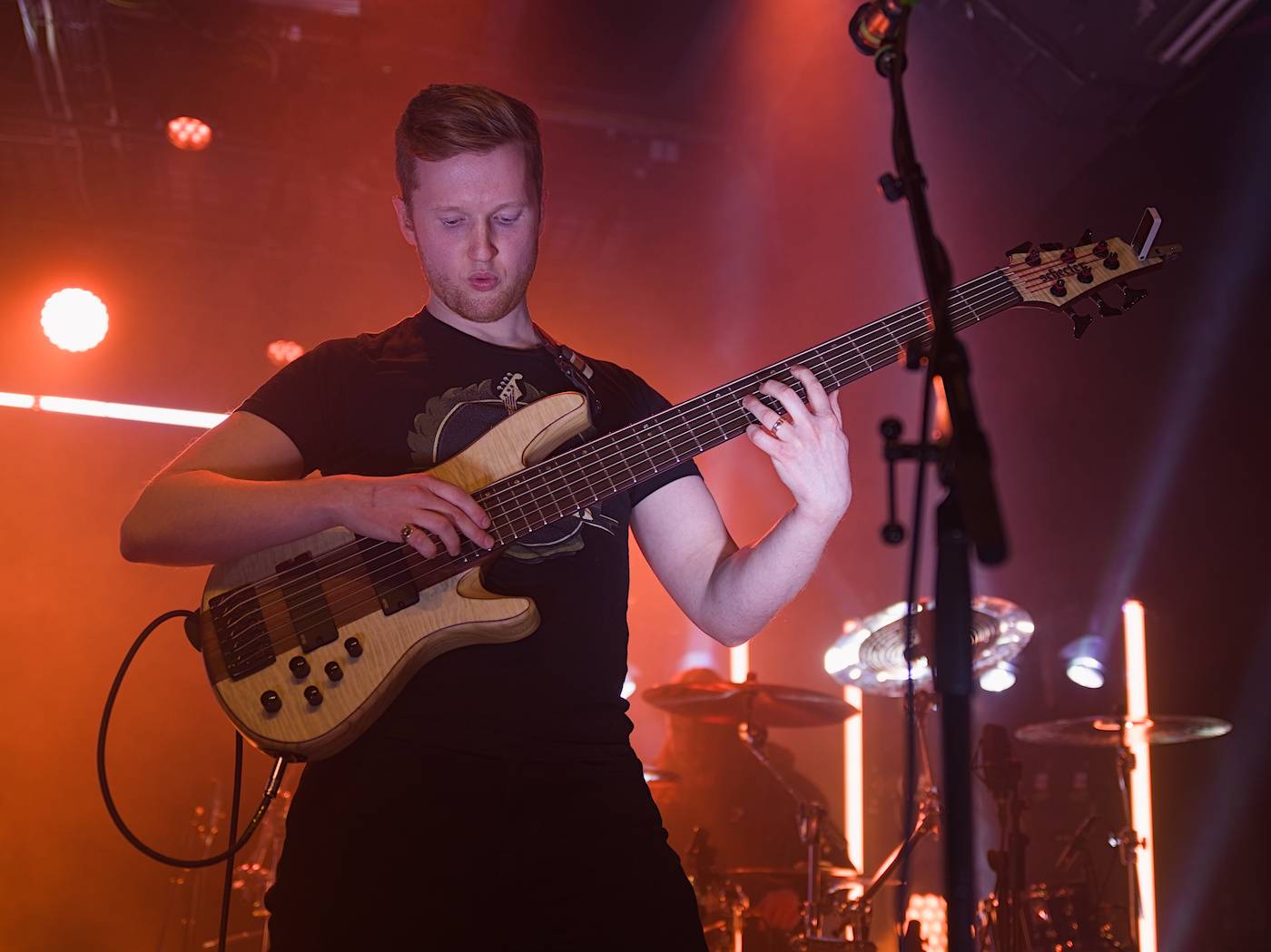 Bernth a Charles Berthoud zahájili v MeetFactory své Escape the Internet tour, hostoval jim Ola Englund