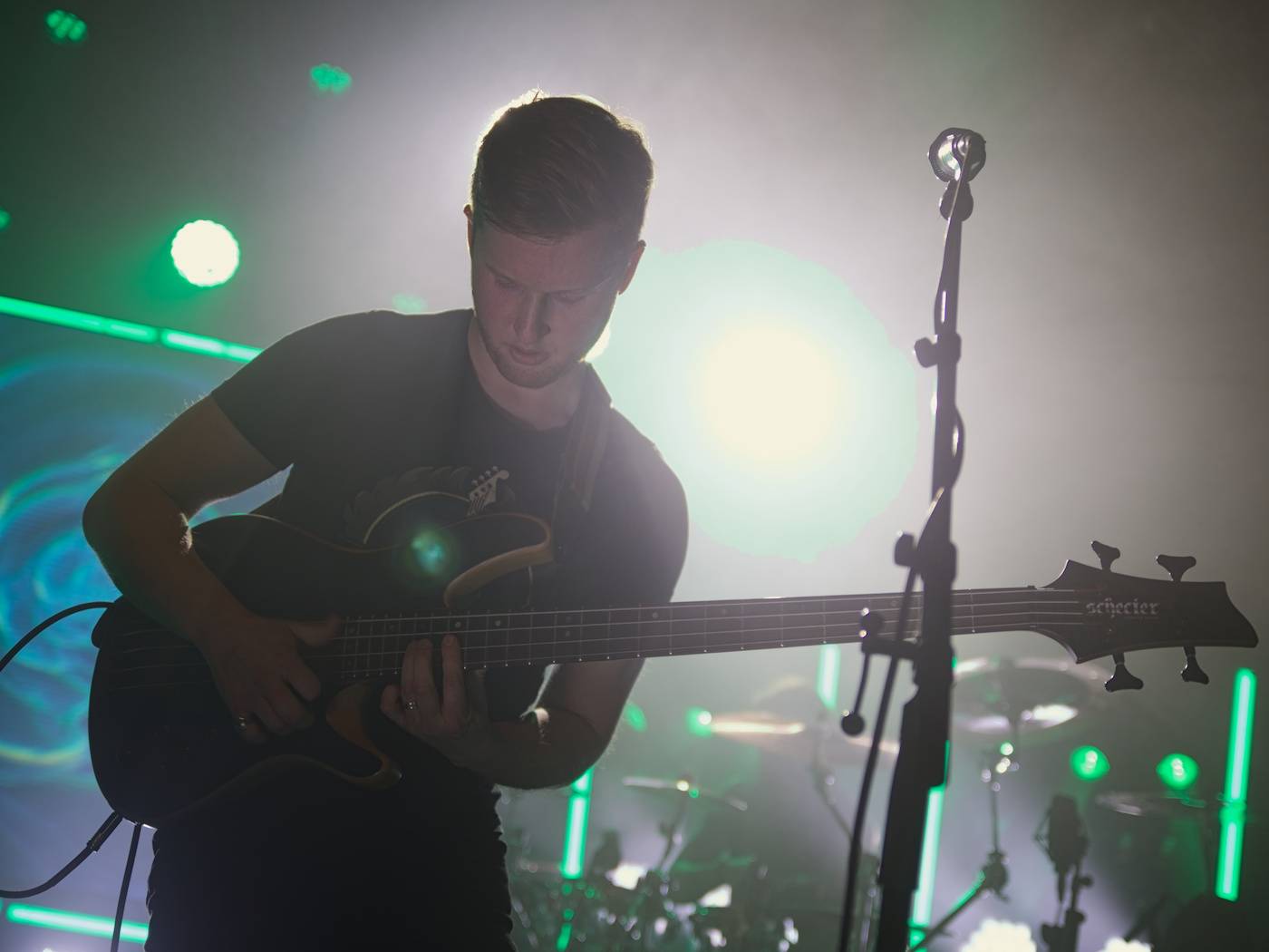 Bernth a Charles Berthoud zahájili v MeetFactory své Escape the Internet tour, hostoval jim Ola Englund