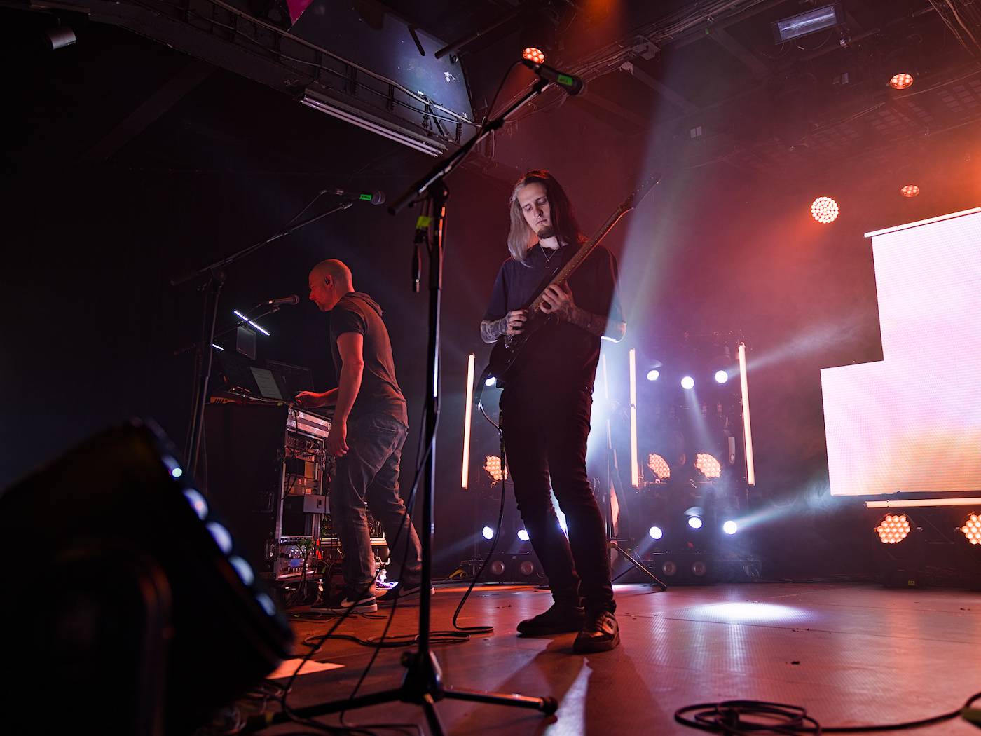 Bernth a Charles Berthoud zahájili v MeetFactory své Escape the Internet tour, hostoval jim Ola Englund