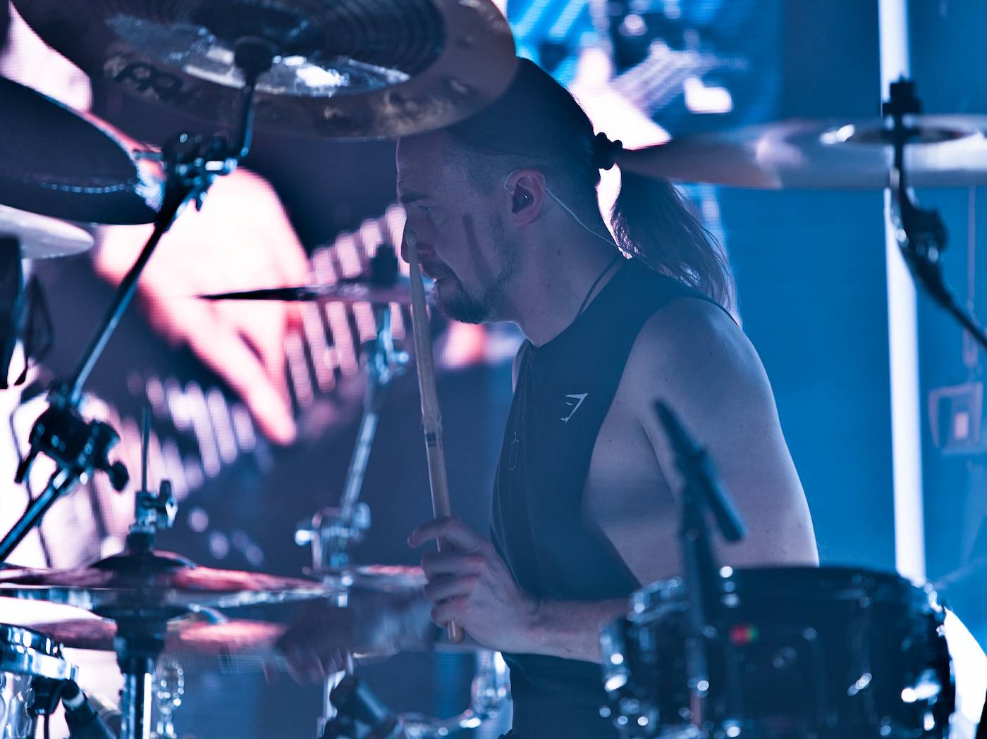 Bernth a Charles Berthoud zahájili v MeetFactory své Escape the Internet tour, hostoval jim Ola Englund