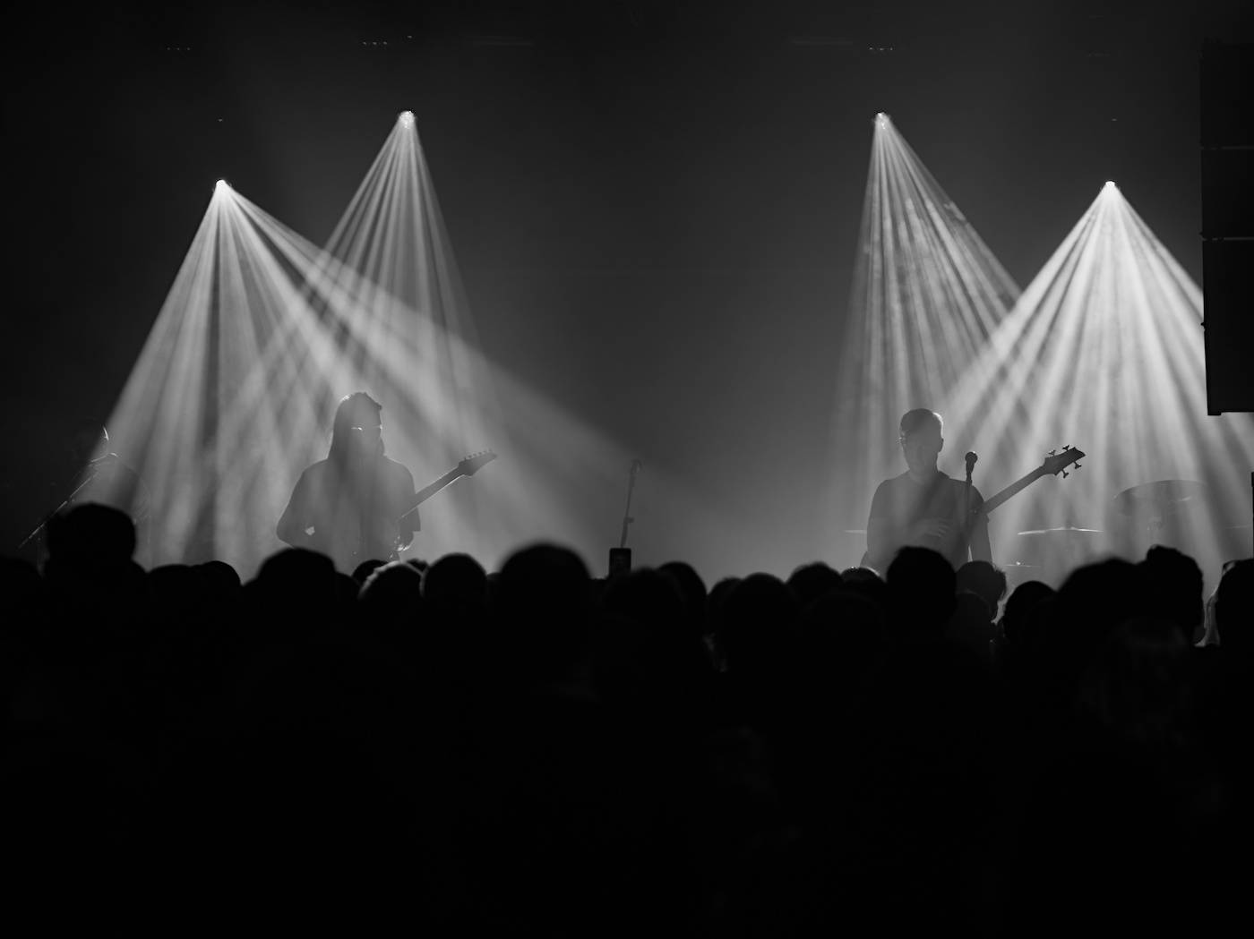 Bernth a Charles Berthoud zahájili v MeetFactory své Escape the Internet tour, hostoval jim Ola Englund