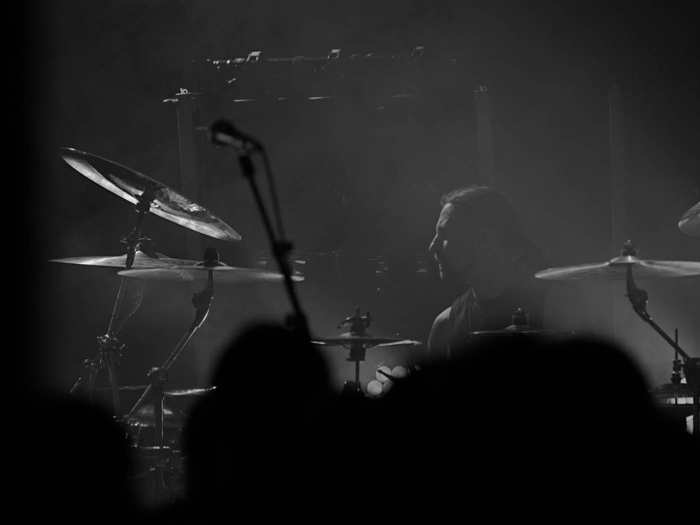 Bernth a Charles Berthoud zahájili v MeetFactory své Escape the Internet tour, hostoval jim Ola Englund