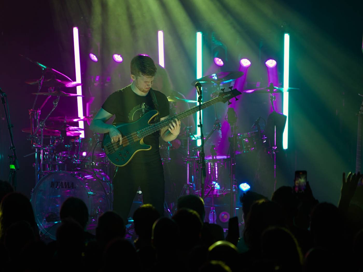 Bernth a Charles Berthoud zahájili v MeetFactory své Escape the Internet tour, hostoval jim Ola Englund