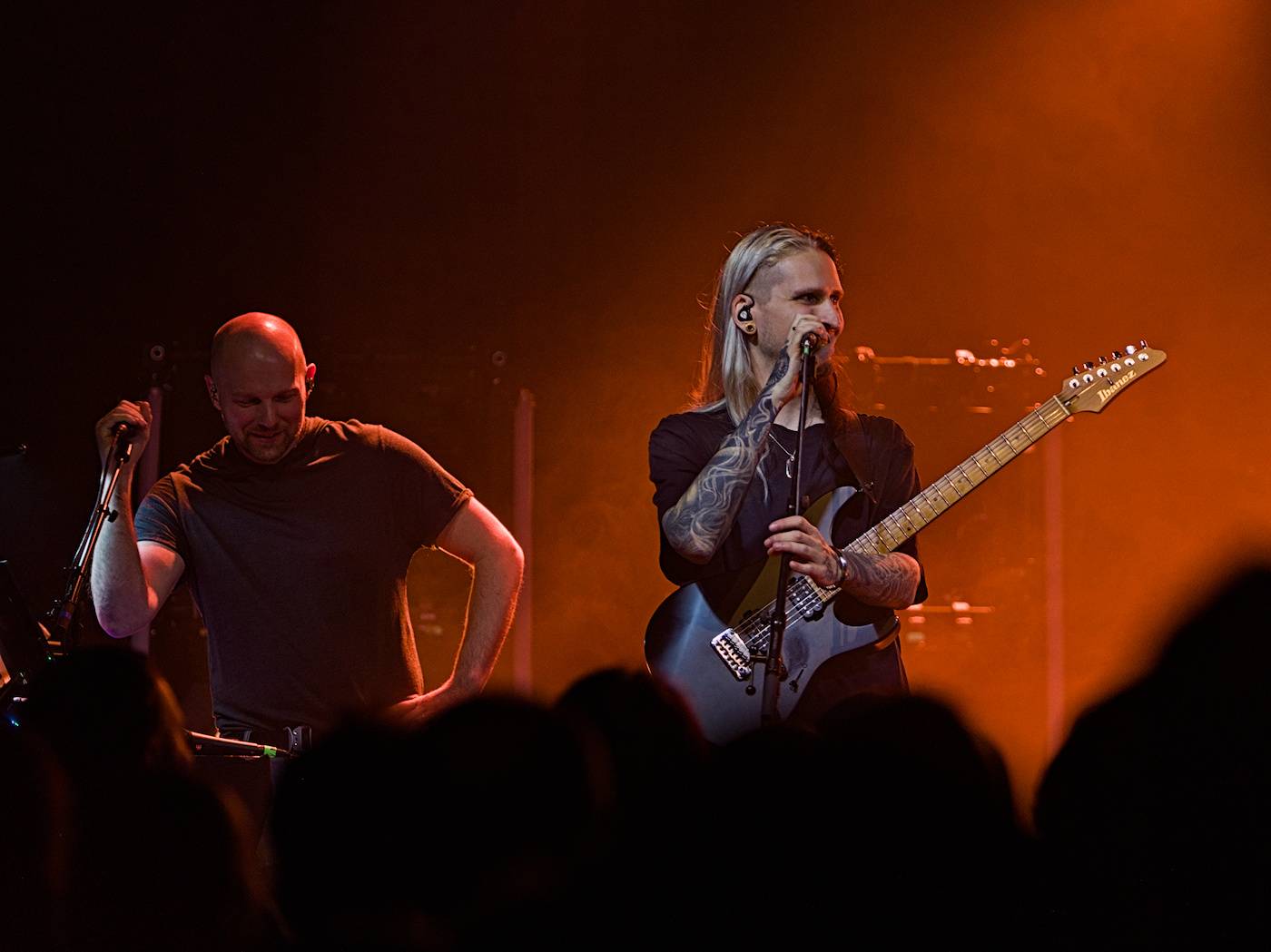 Bernth a Charles Berthoud zahájili v MeetFactory své Escape the Internet tour, hostoval jim Ola Englund