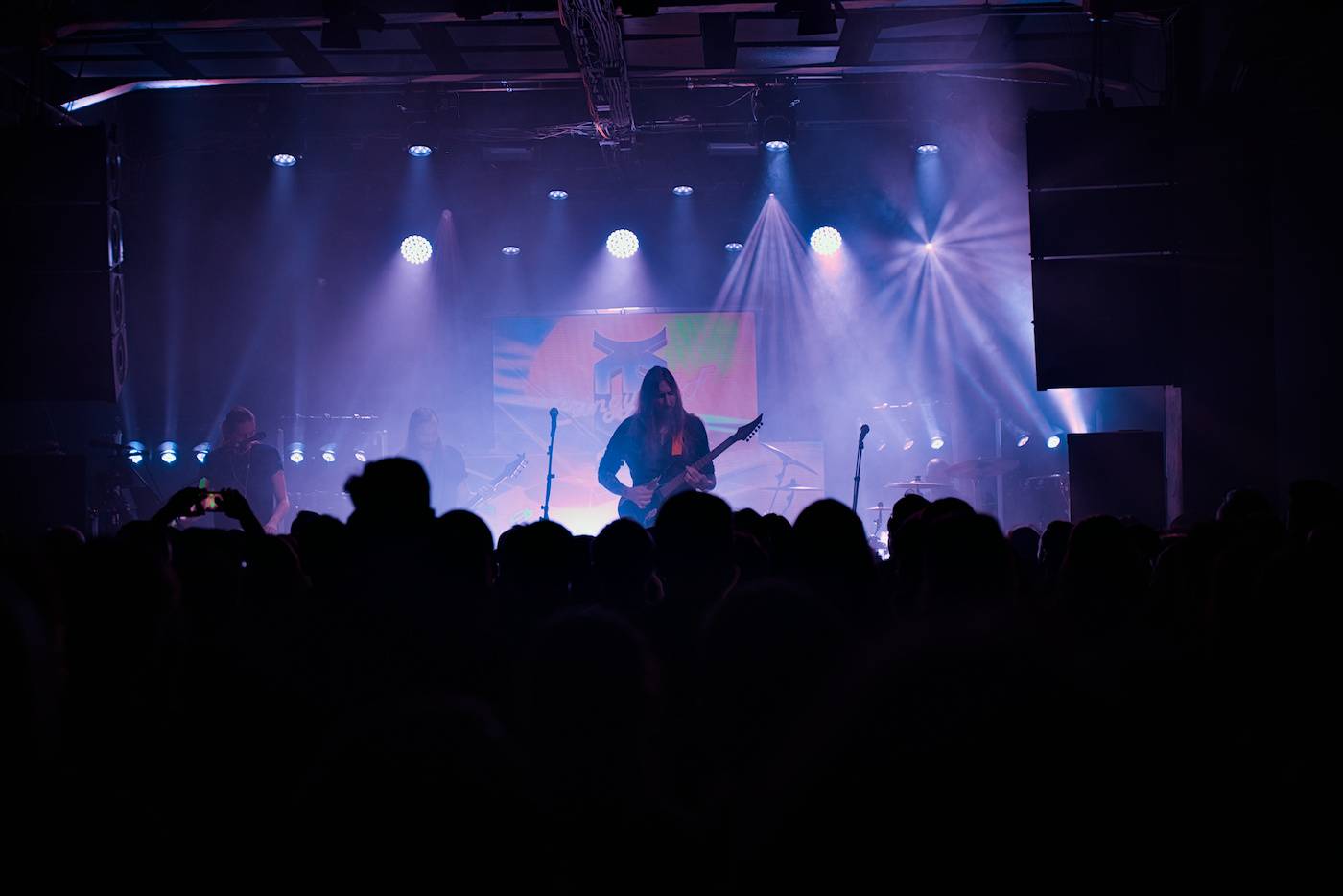 Bernth a Charles Berthoud zahájili v MeetFactory své Escape the Internet tour, hostoval jim Ola Englund