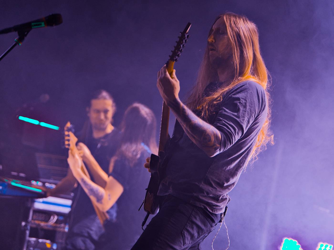 Bernth a Charles Berthoud zahájili v MeetFactory své Escape the Internet tour, hostoval jim Ola Englund