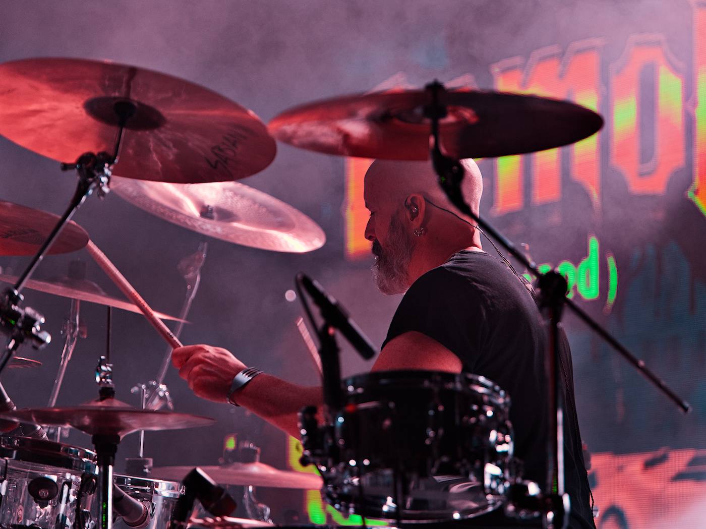 Bernth a Charles Berthoud zahájili v MeetFactory své Escape the Internet tour, hostoval jim Ola Englund