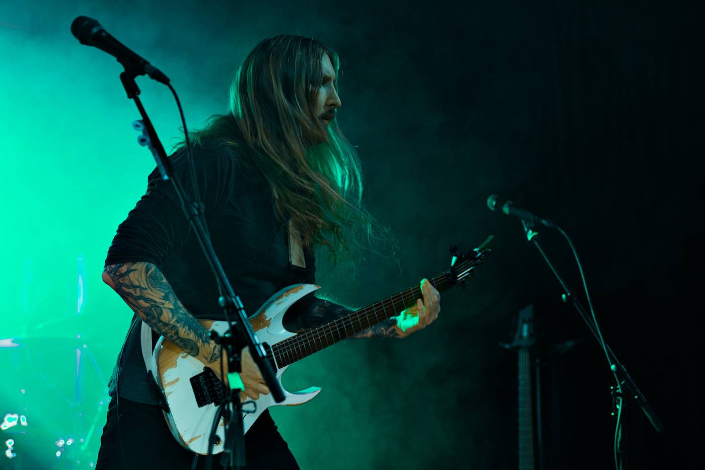 Bernth a Charles Berthoud zahájili v MeetFactory své Escape the Internet tour, hostoval jim Ola Englund