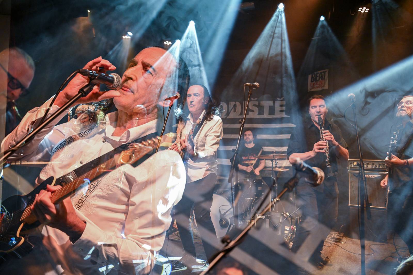 Schodiště slavilo čtyřicítku, v Malostranské besedě pokřtilo druhou polovinu výročního alba