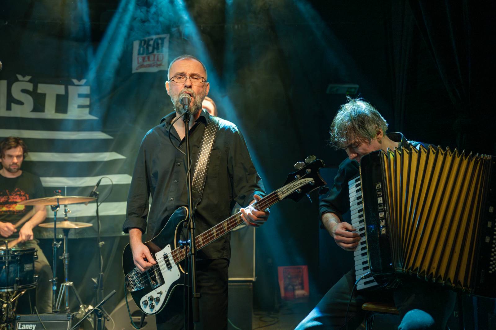 Schodiště slavilo čtyřicítku, v Malostranské besedě pokřtilo druhou polovinu výročního alba