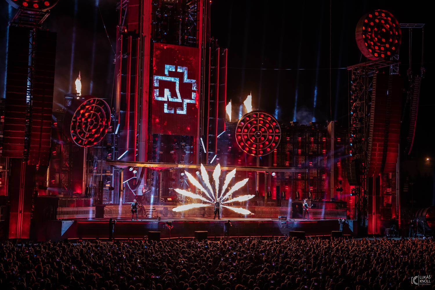 Rok 2024 objektivem fotografů | Lukáš Knoll vzpomíná na koncerty Rammstein, The Prodigy, Yungbluda nebo Bring Me The Horizon