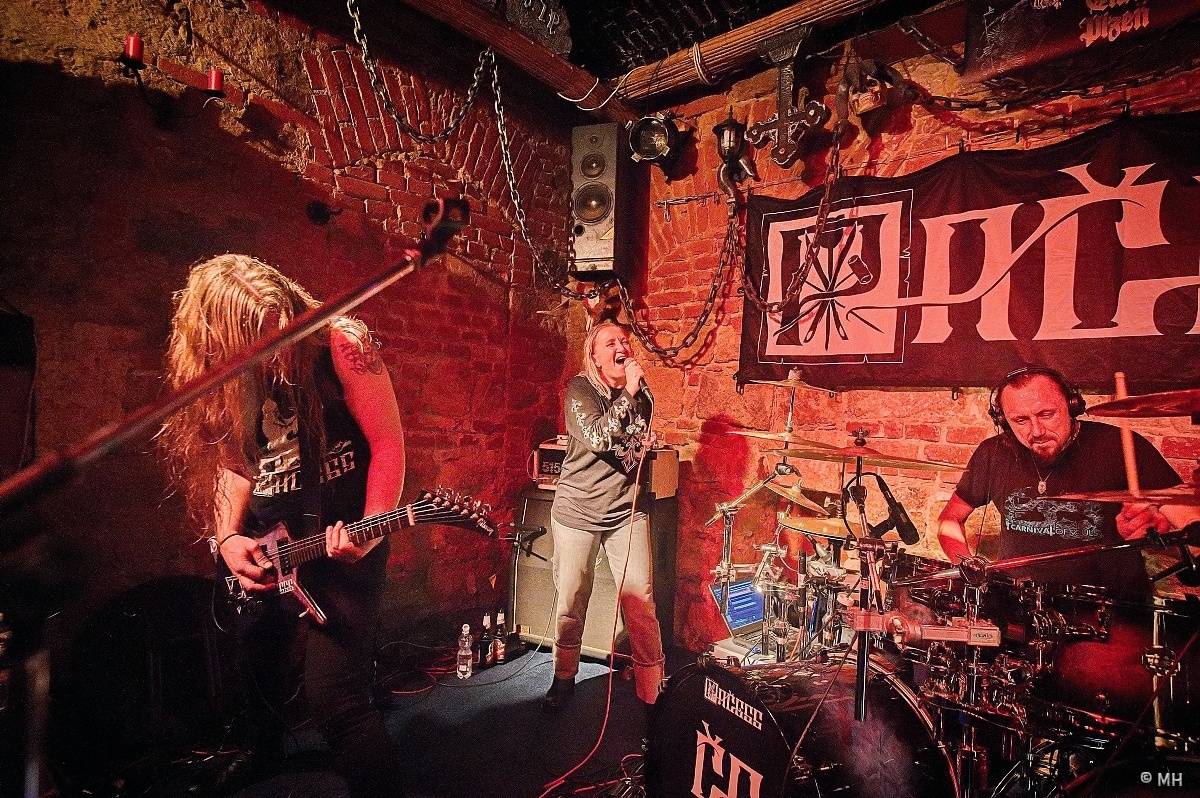 Pačess a Bára Basiková představili v Plzni společnou desku Katechismus 