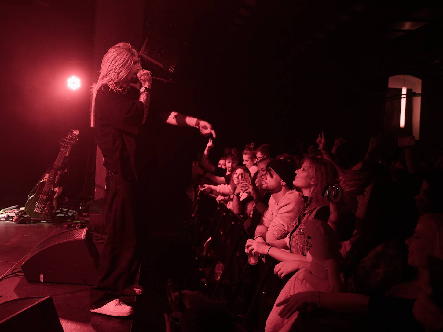 Redzed a Acid Row vzdali v MeetFactory hold Black Sabbath