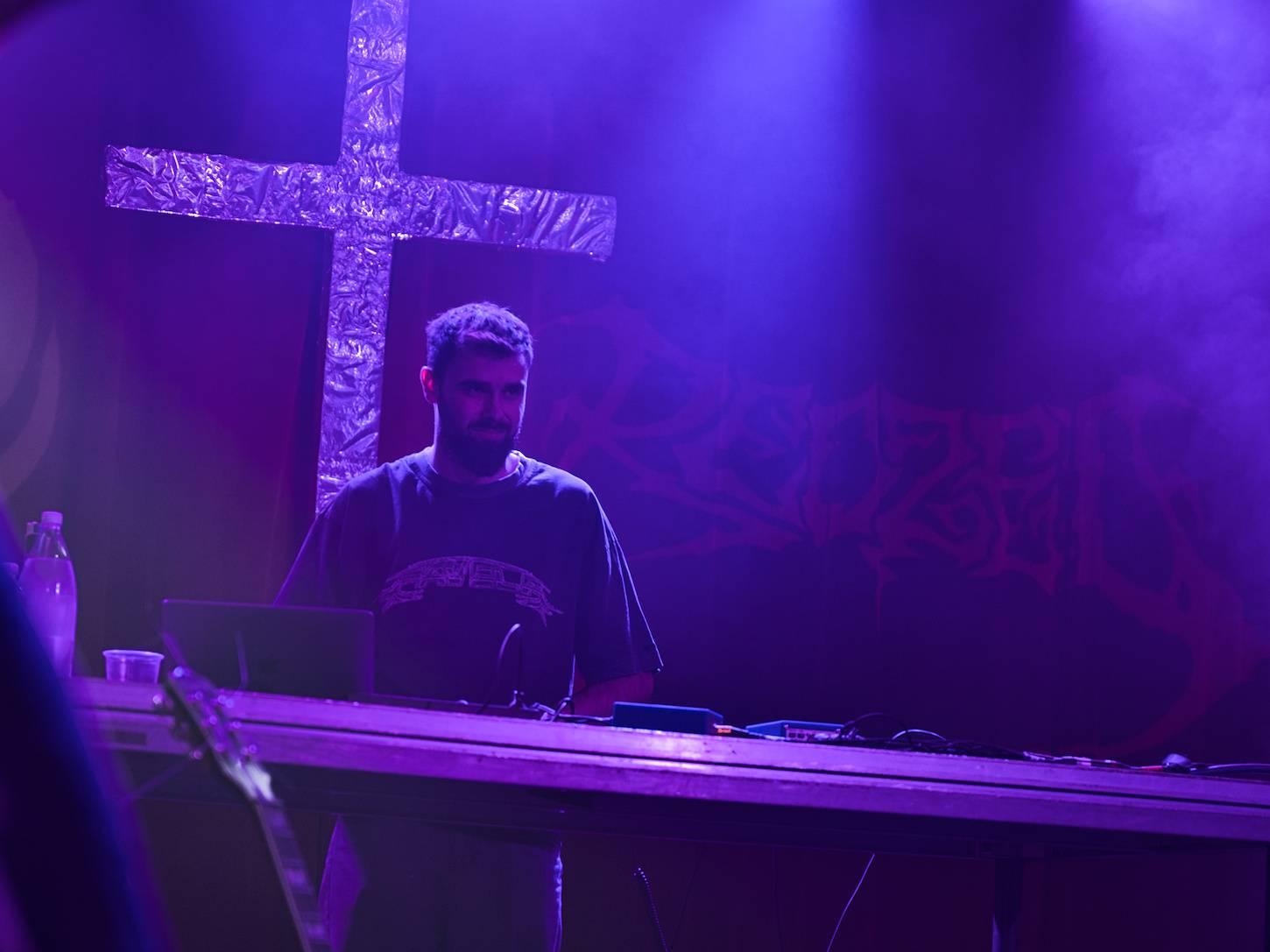 Redzed a Acid Row vzdali v MeetFactory hold Black Sabbath