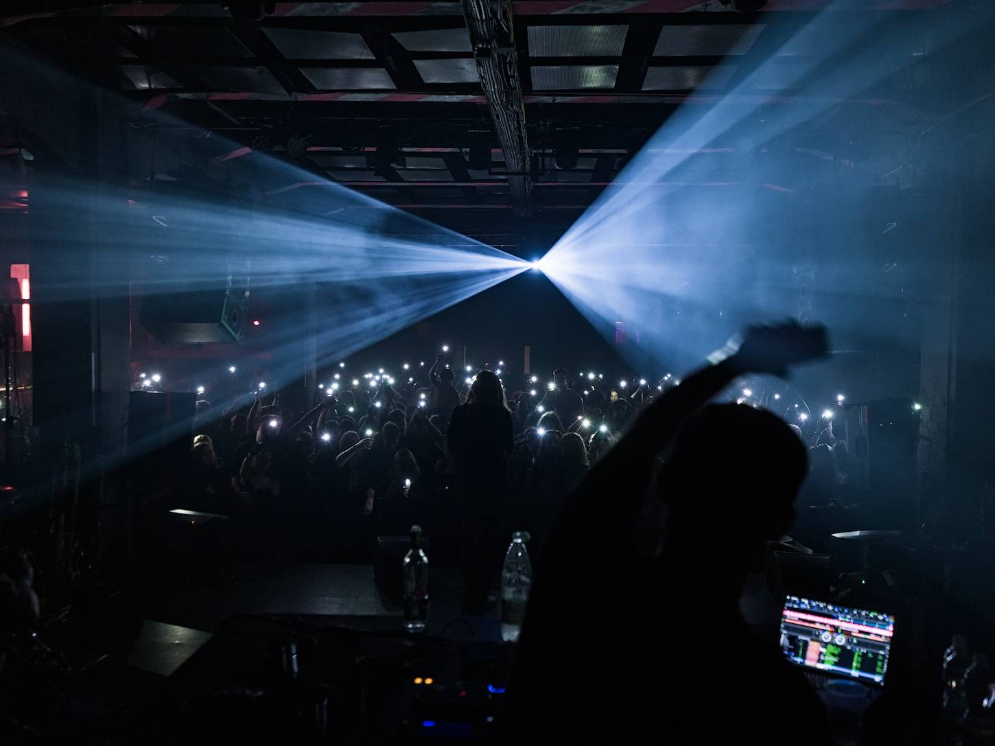 Redzed a Acid Row vzdali v MeetFactory hold Black Sabbath