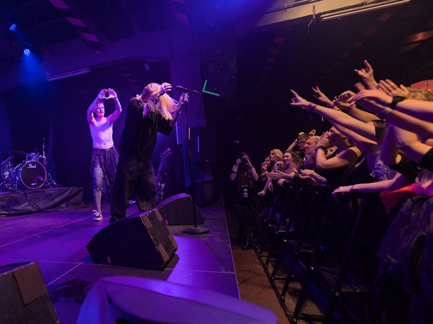 Redzed a Acid Row vzdali v MeetFactory hold Black Sabbath