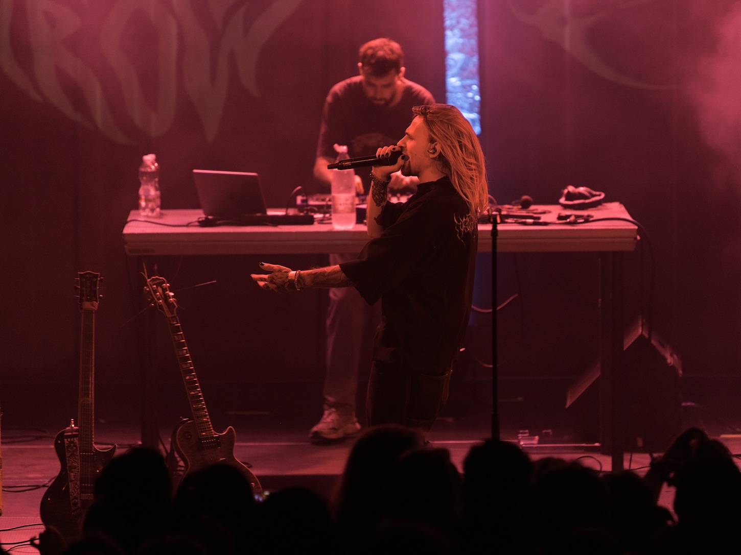 Redzed a Acid Row vzdali v MeetFactory hold Black Sabbath