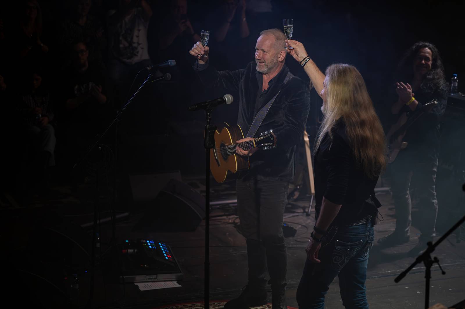 Kamil Střihavka oslavil v Rock Opeře šedesátiny, gratulovali mu Michal Pavlíček, Bára Basiková, Ota Balage i David Koller