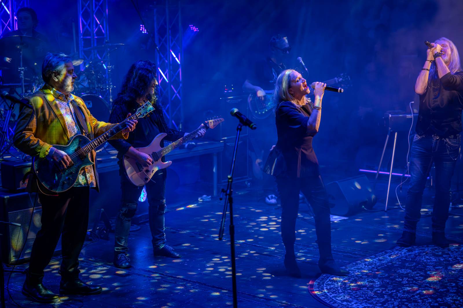 Kamil Střihavka oslavil v Rock Opeře šedesátiny, gratulovali mu Michal Pavlíček, Bára Basiková, Ota Balage i David Koller