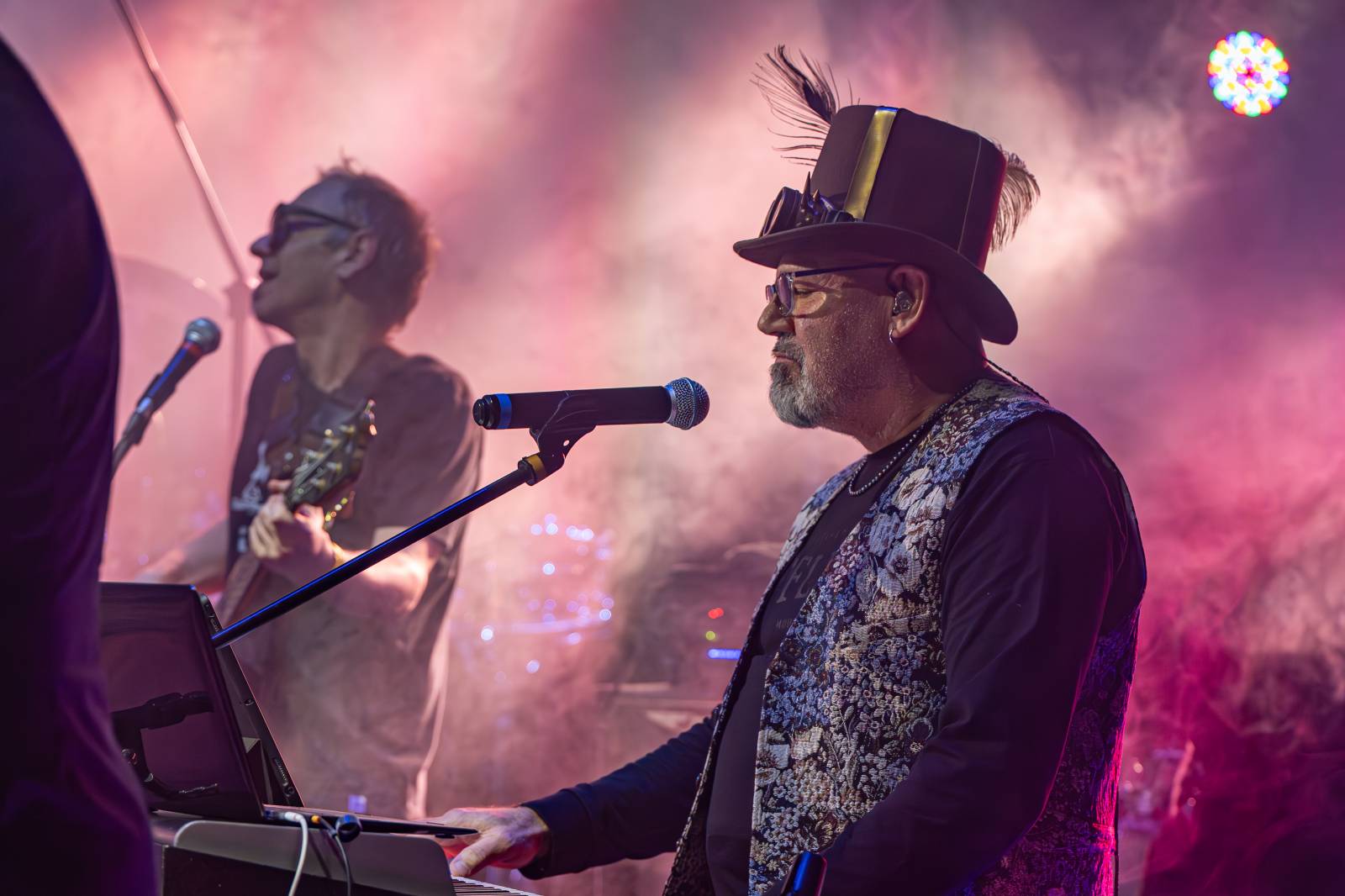 Kamil Střihavka oslavil v Rock Opeře šedesátiny, gratulovali mu Michal Pavlíček, Bára Basiková, Ota Balage i David Koller