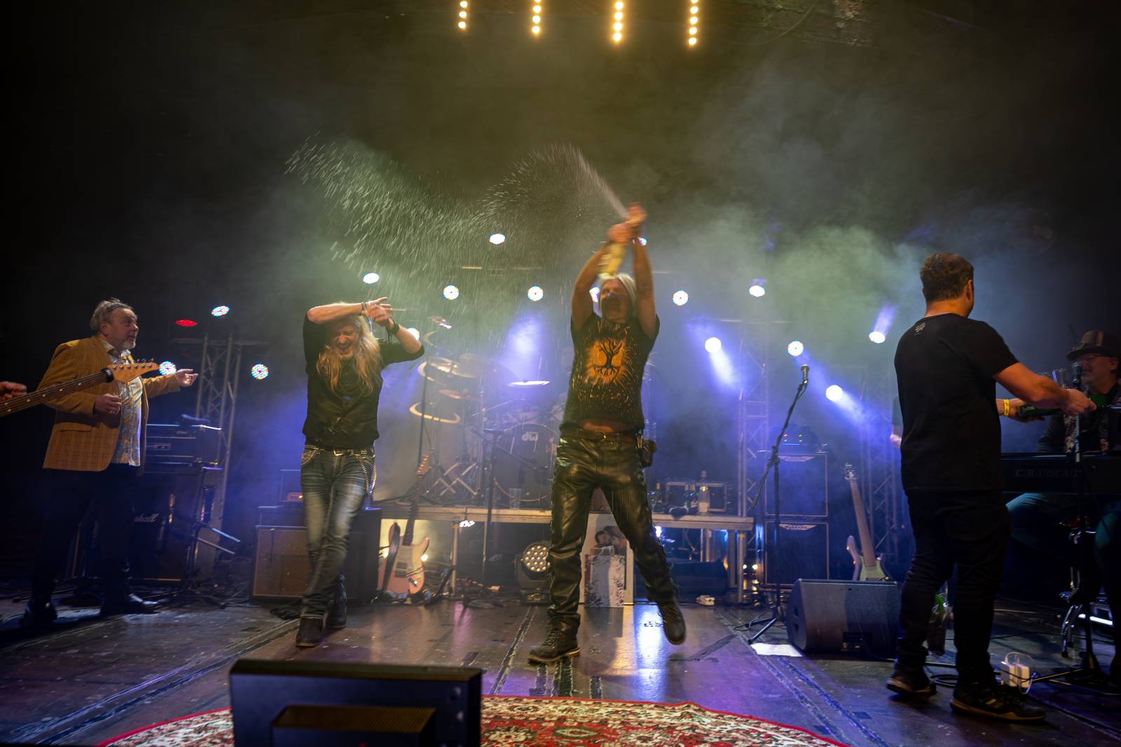 Kamil Střihavka oslavil v Rock Opeře šedesátiny, gratulovali mu Michal Pavlíček, Bára Basiková, Ota Balage i David Koller