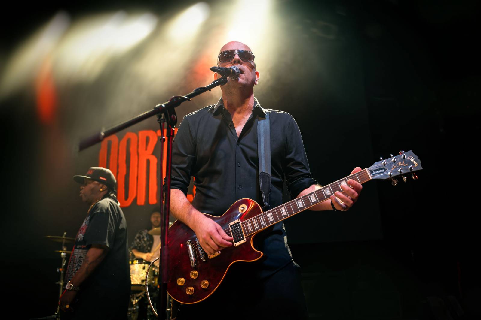 Portless představili v Lucerna Music Baru nové album, pokřtili ho Jiří Mádl s Petrem Kolečkem