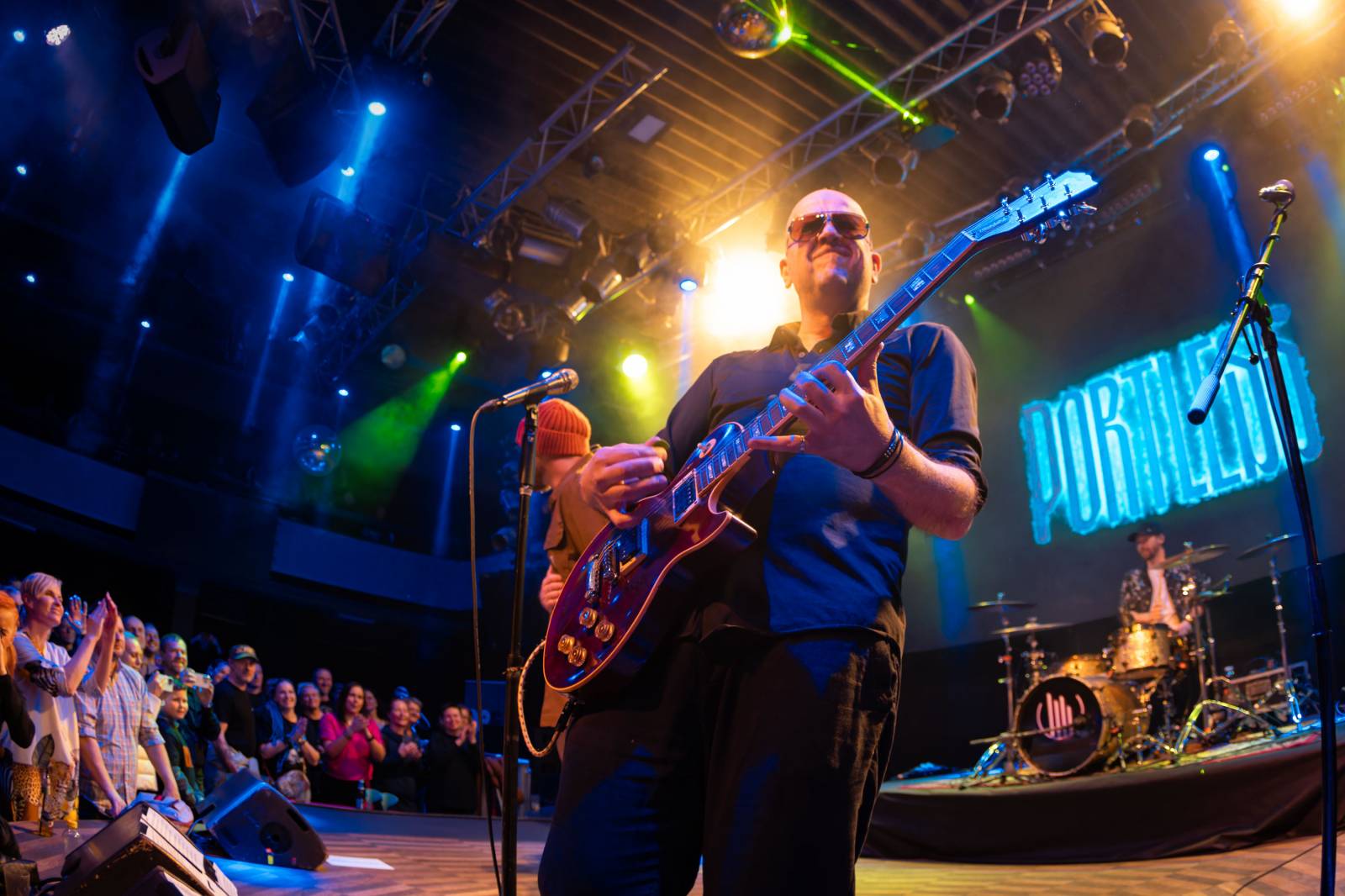 Portless představili v Lucerna Music Baru nové album, pokřtili ho Jiří Mádl s Petrem Kolečkem