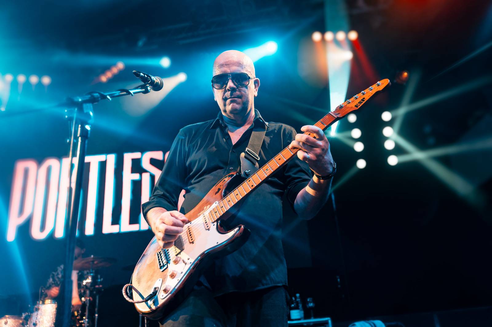 Portless představili v Lucerna Music Baru nové album, pokřtili ho Jiří Mádl s Petrem Kolečkem