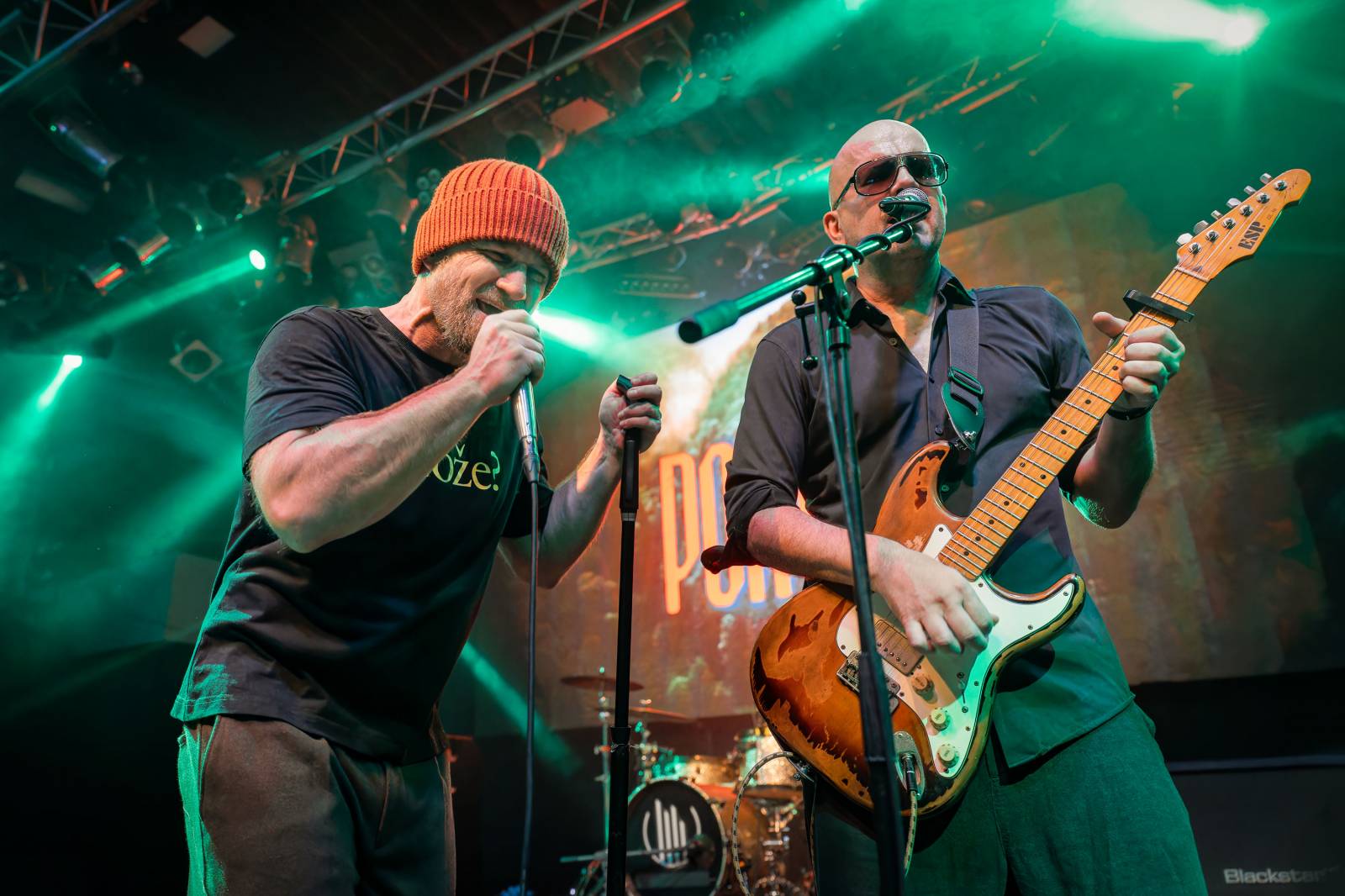 Portless představili v Lucerna Music Baru nové album, pokřtili ho Jiří Mádl s Petrem Kolečkem