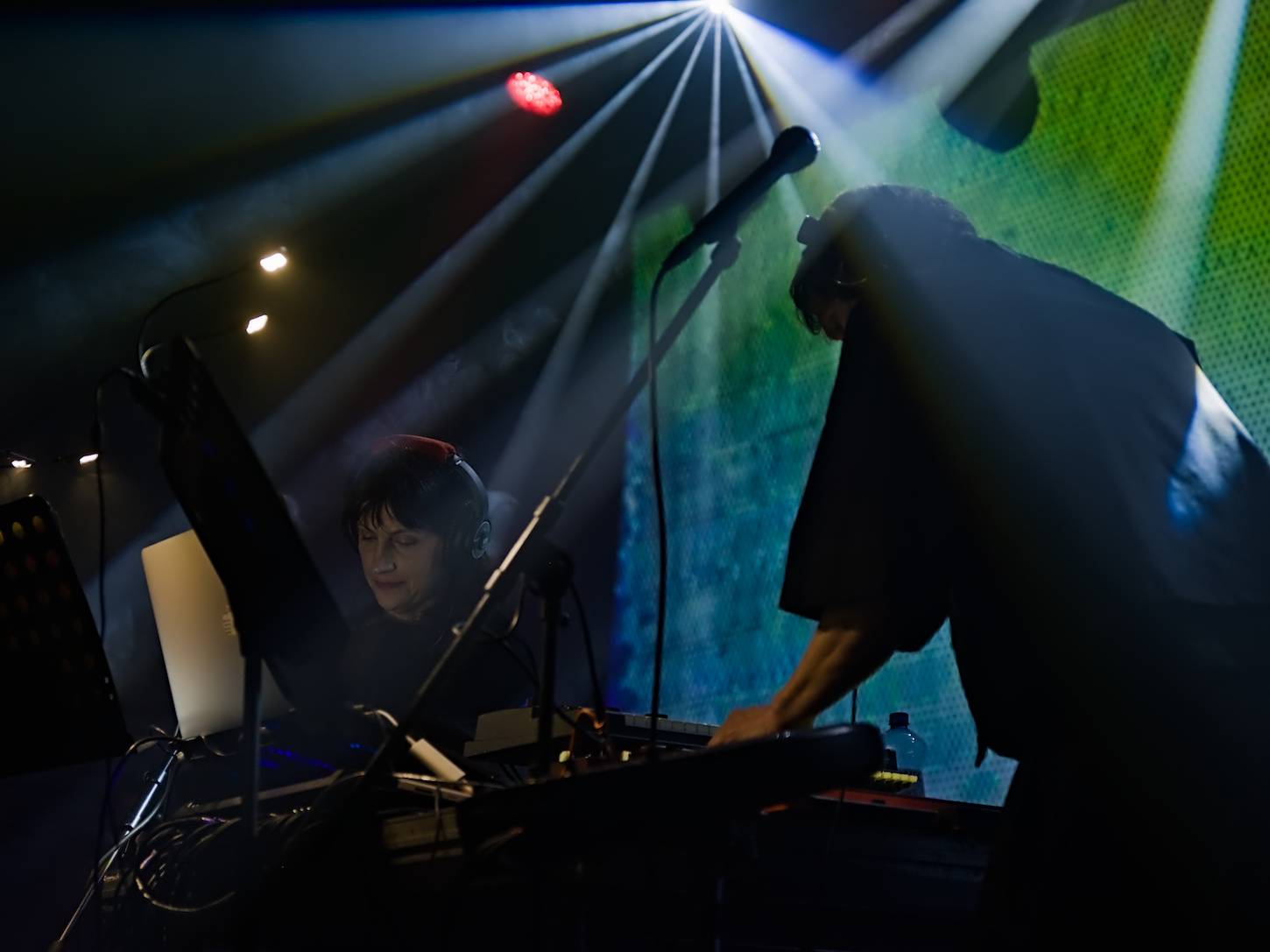 WWW Neurobeat pokřtili v Roxy album Zasej obojky a sklidíš psy